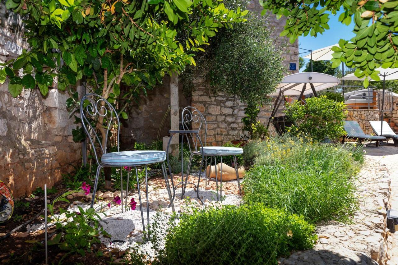 Villa Vicina Heritage Villa For 9,Milna - Close To Restaurants And Shops מראה חיצוני תמונה