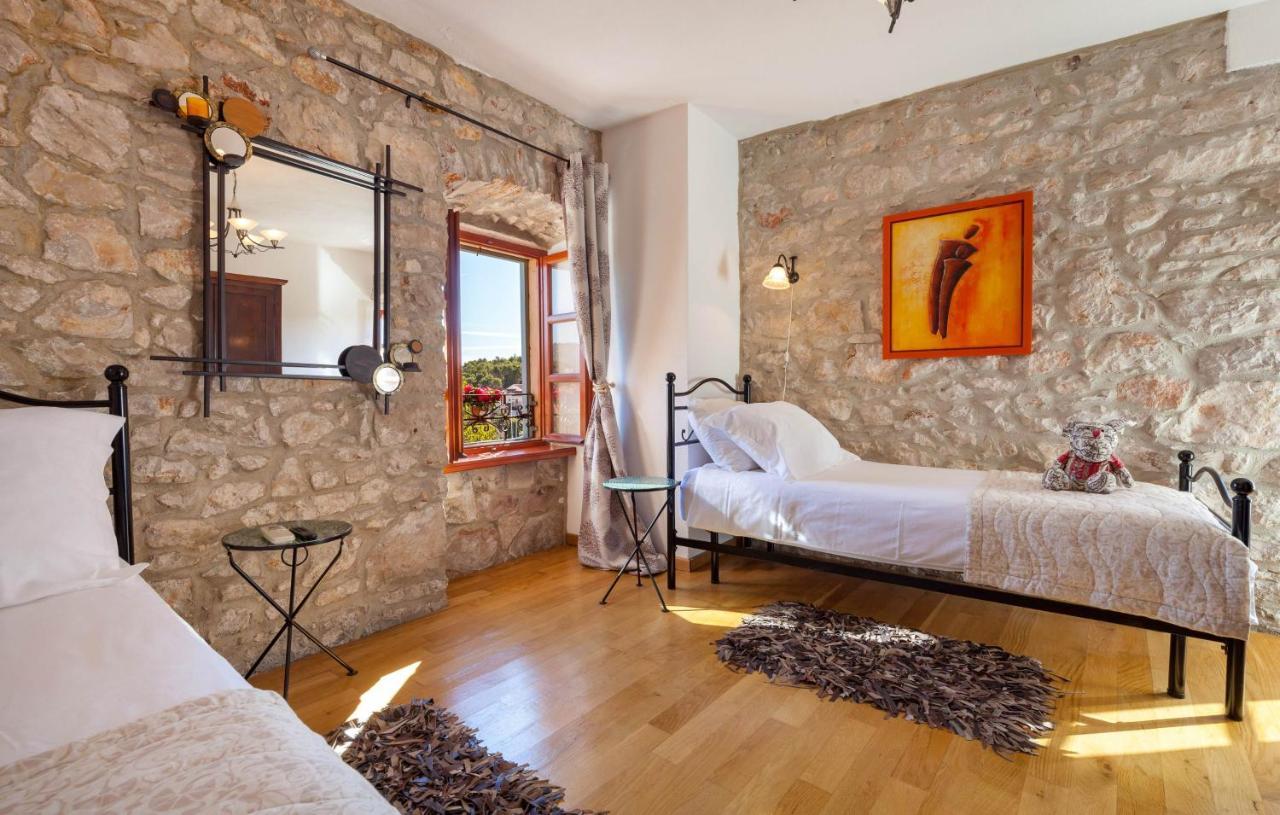 Villa Vicina Heritage Villa For 9,Milna - Close To Restaurants And Shops מראה חיצוני תמונה