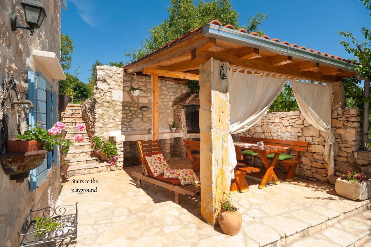 Villa Vicina Heritage Villa For 9,Milna - Close To Restaurants And Shops מראה חיצוני תמונה