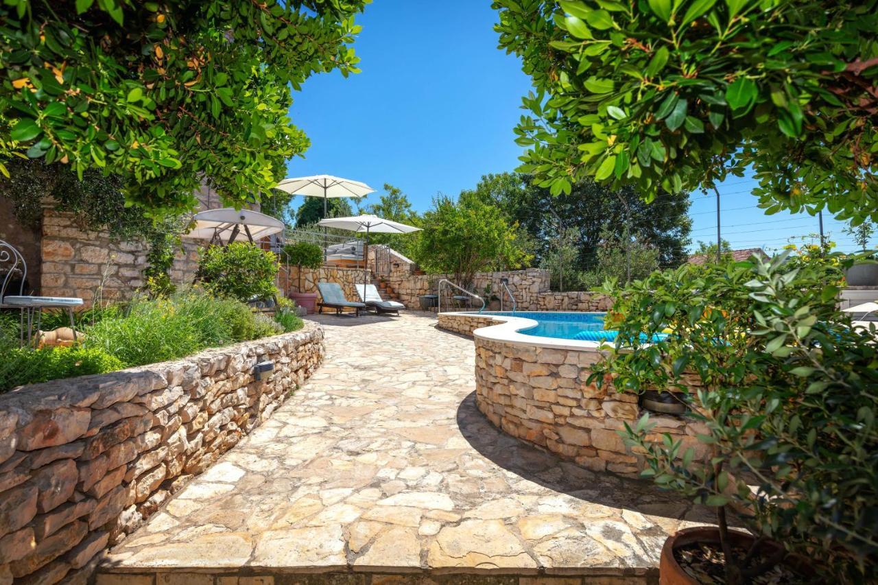 Villa Vicina Heritage Villa For 9,Milna - Close To Restaurants And Shops מראה חיצוני תמונה